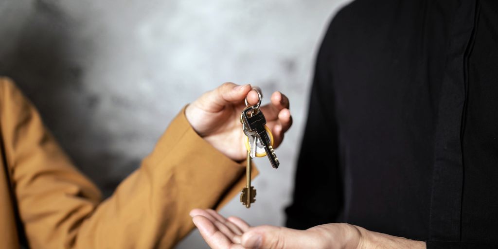 Leasehold vs Freehold: Legal Guide for Property Owners